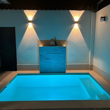 Cómo fabricar una cascada para piscina