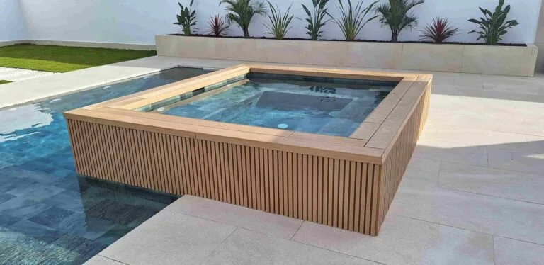 Tu piscina con jacuzzi