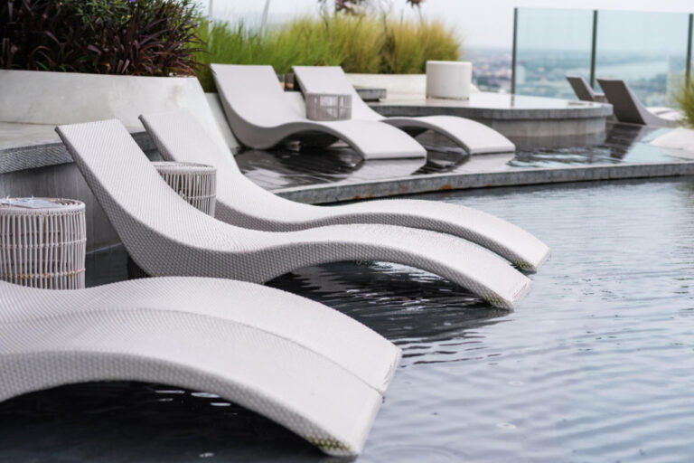 Las tumbonas para la piscina como mejor opción