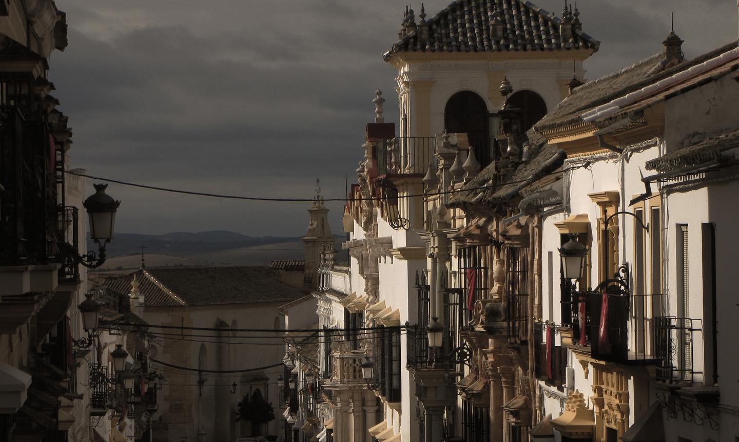 Calle típica de Osuna capturada por @dimitricapuani en Instagram